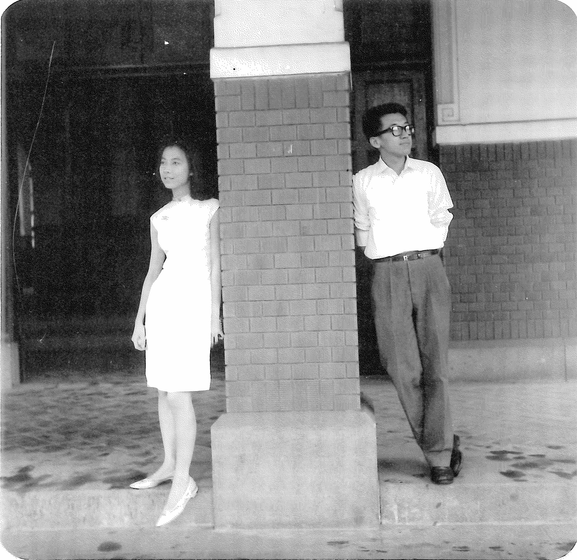 跟1965年李渝與郭松棻合影有關的相片，第1張
